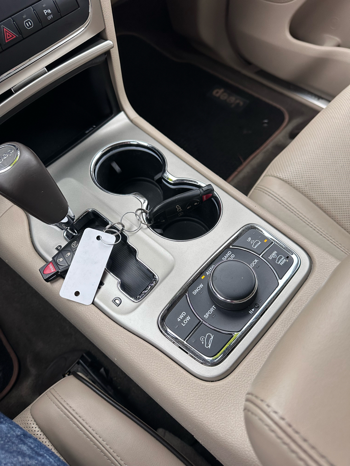 Jeep Grand Cherokee 4WD 4dr Overland 2012