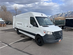 2022 Mercedes-Benz Sprinter Cargo Van 