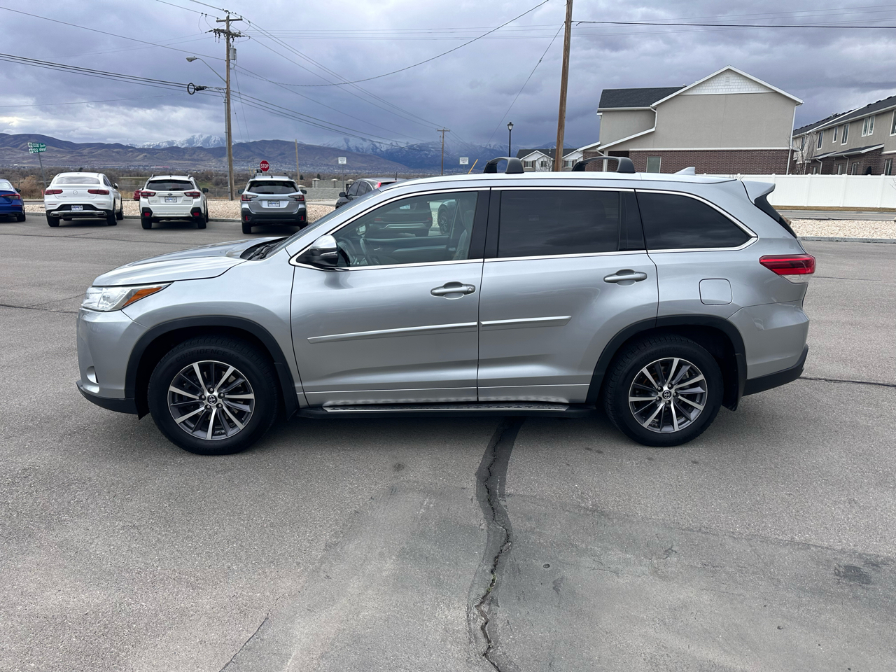 Toyota Highlander XLE V6 AWD (Natl) 2017