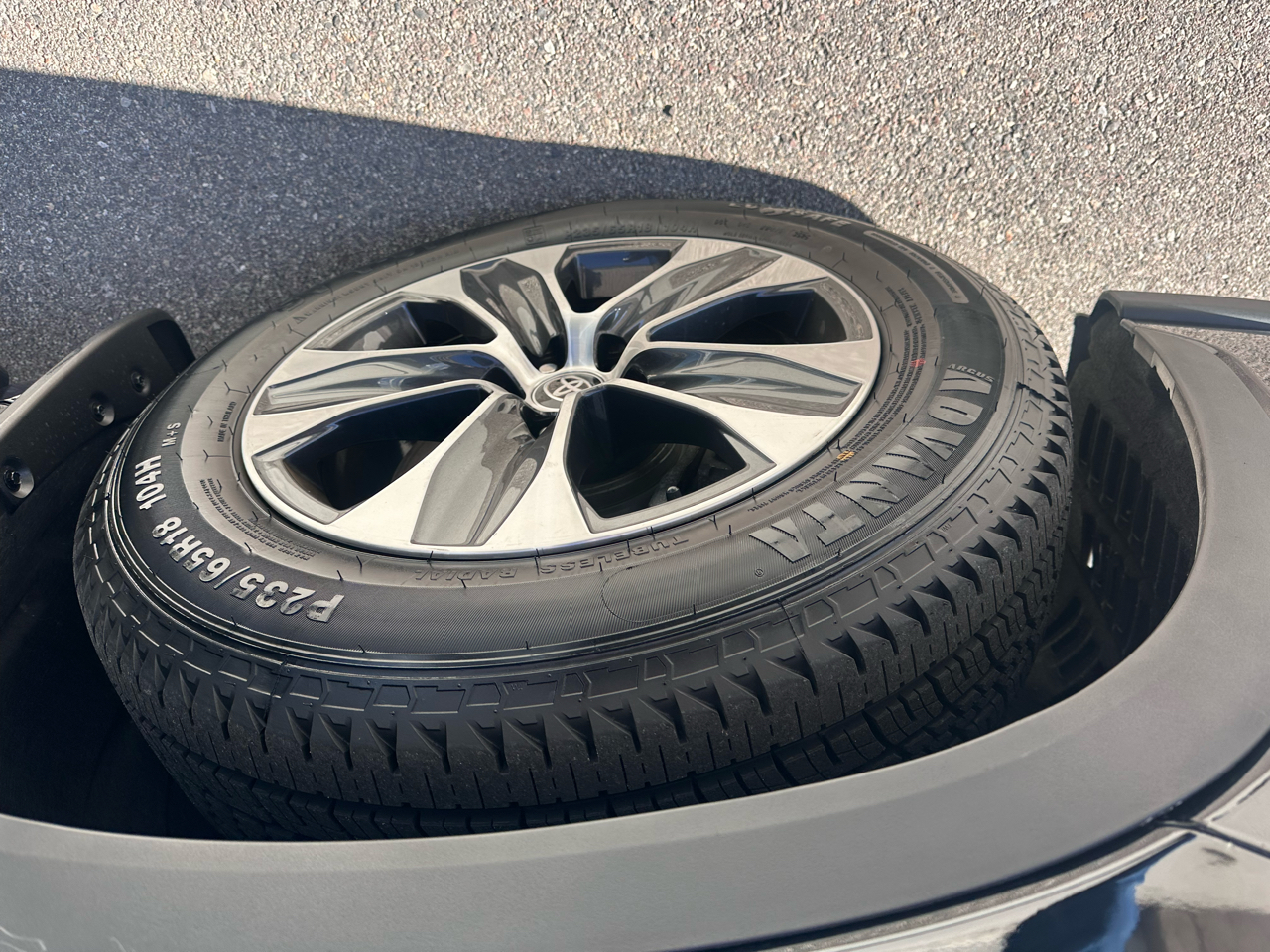 Toyota Highlander XLE V6 AWD (Natl) 2023