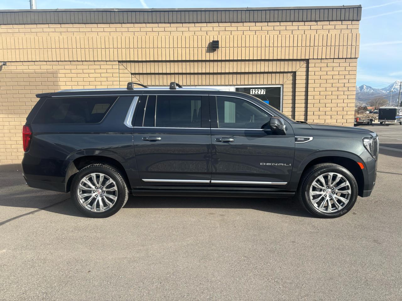 GMC Yukon XL 4WD 4dr Denali 2021