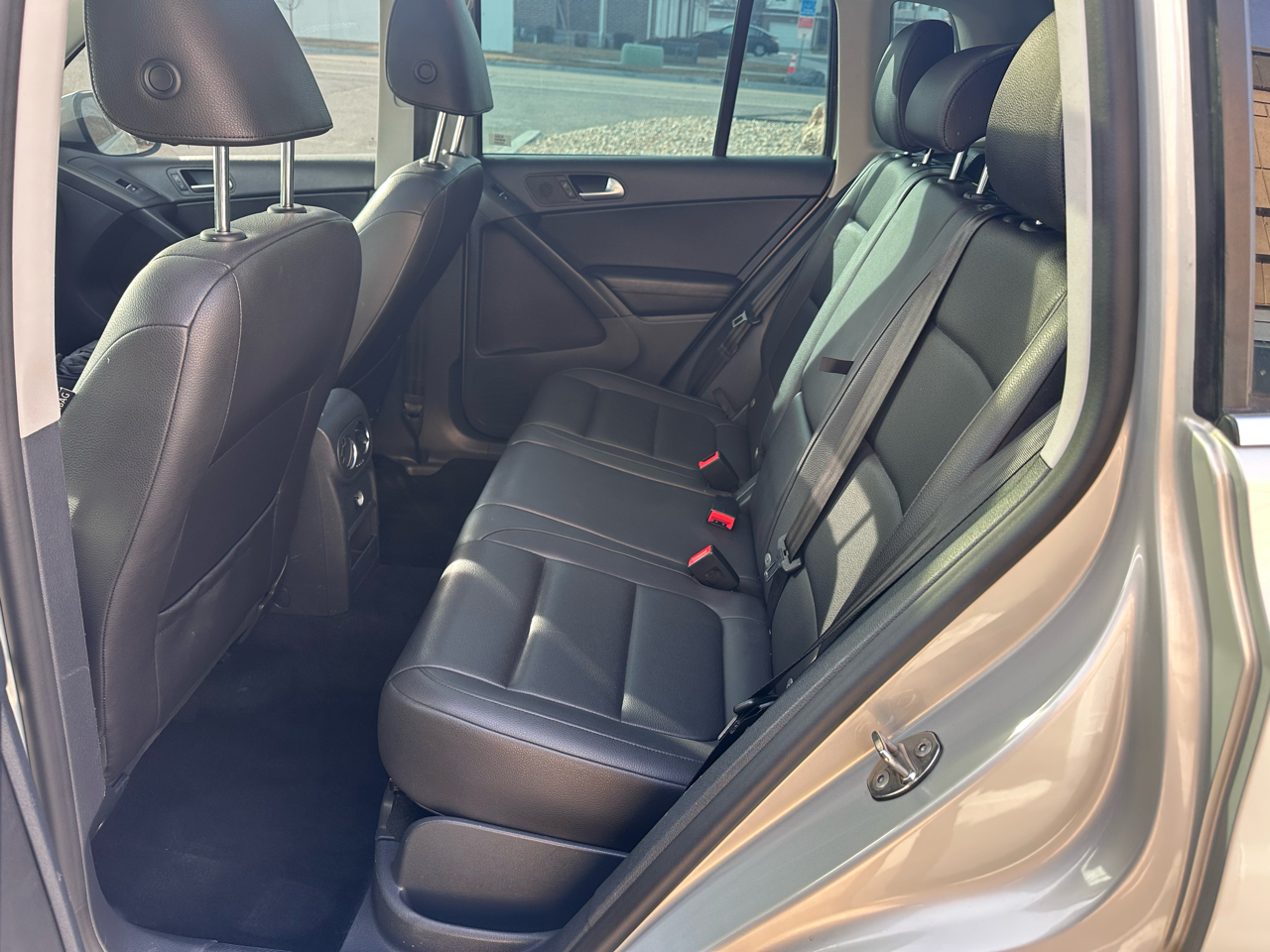 Volkswagen Tiguan 4WD 4dr Auto SE w/Sunroof & Nav 2013