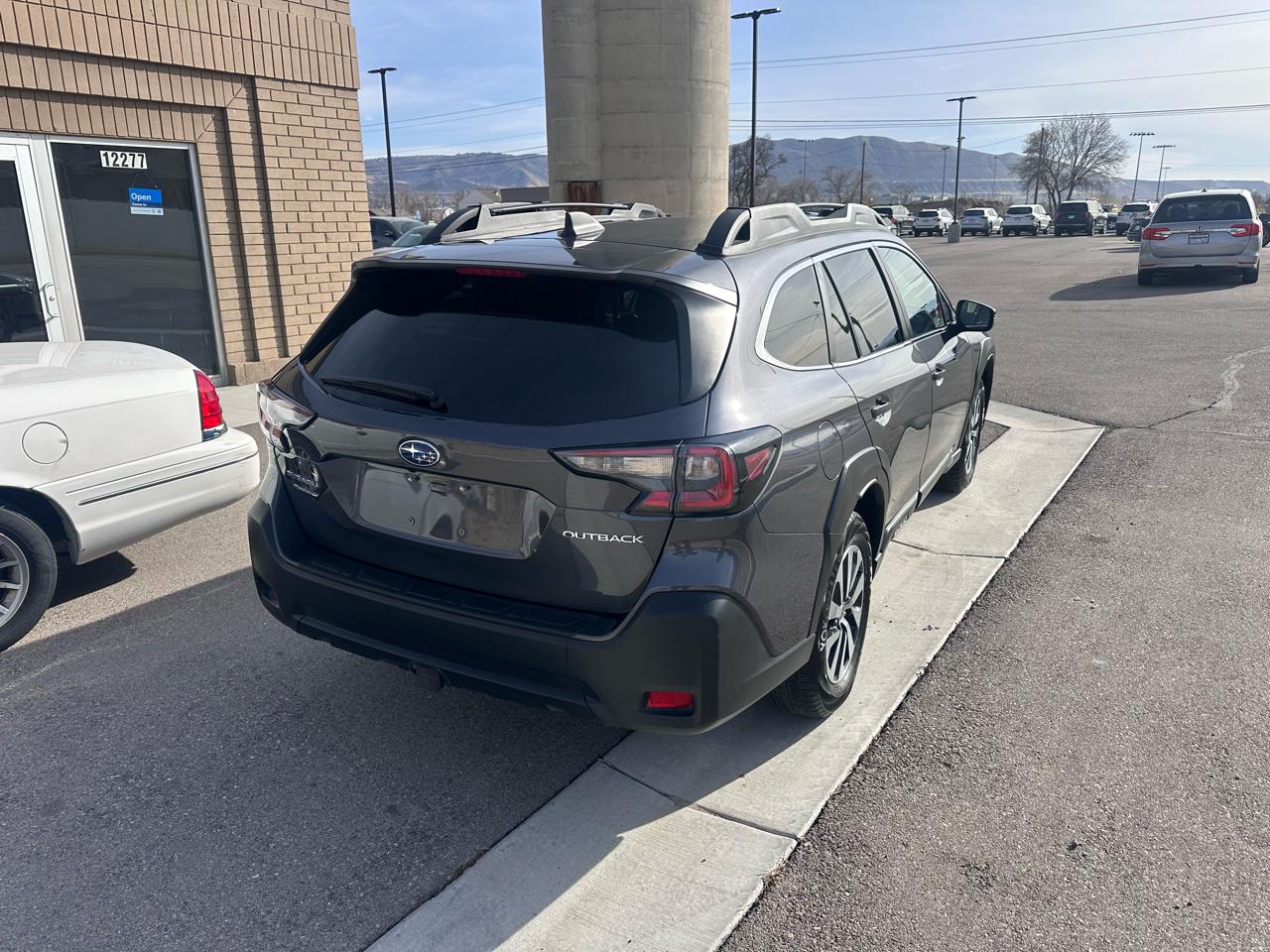 Subaru Outback Premium CVT 2023