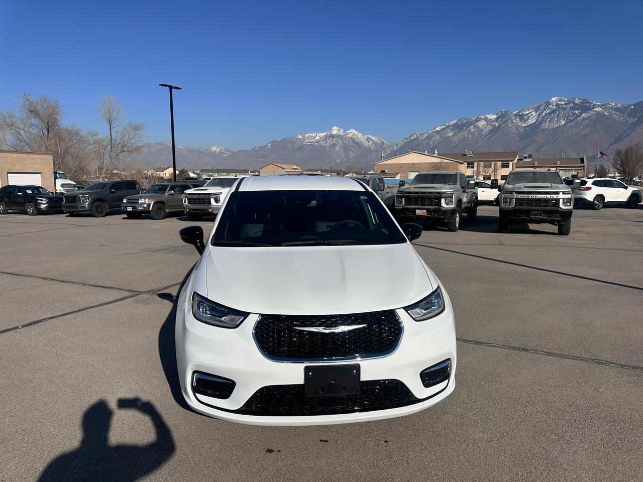 Chrysler Pacifica Select FWD 2025