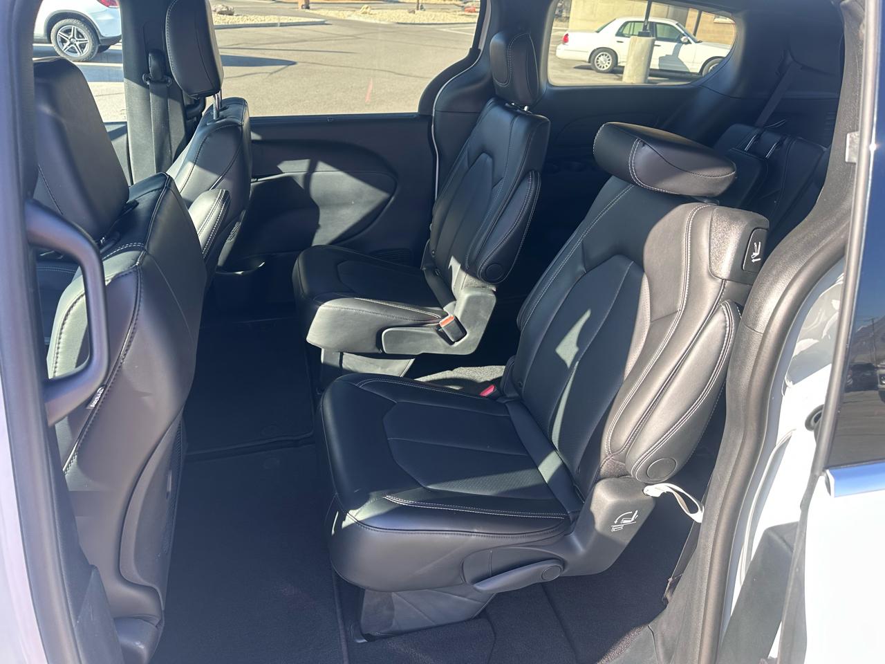 Chrysler Pacifica Select FWD 2025