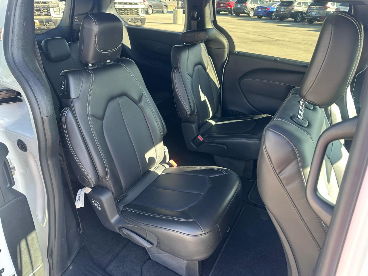 Chrysler Pacifica Select FWD 2025