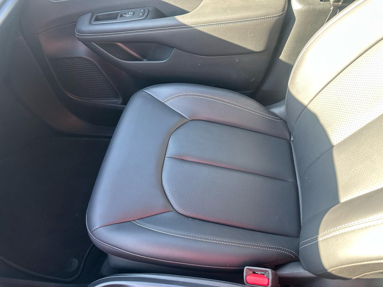 Chrysler Pacifica Select FWD 2025