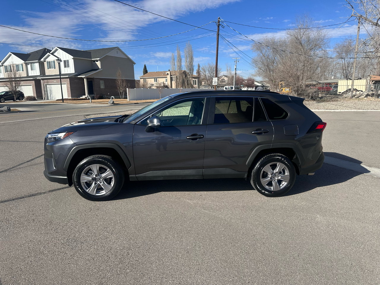 Toyota RAV4 XLE AWD (Natl) 2025