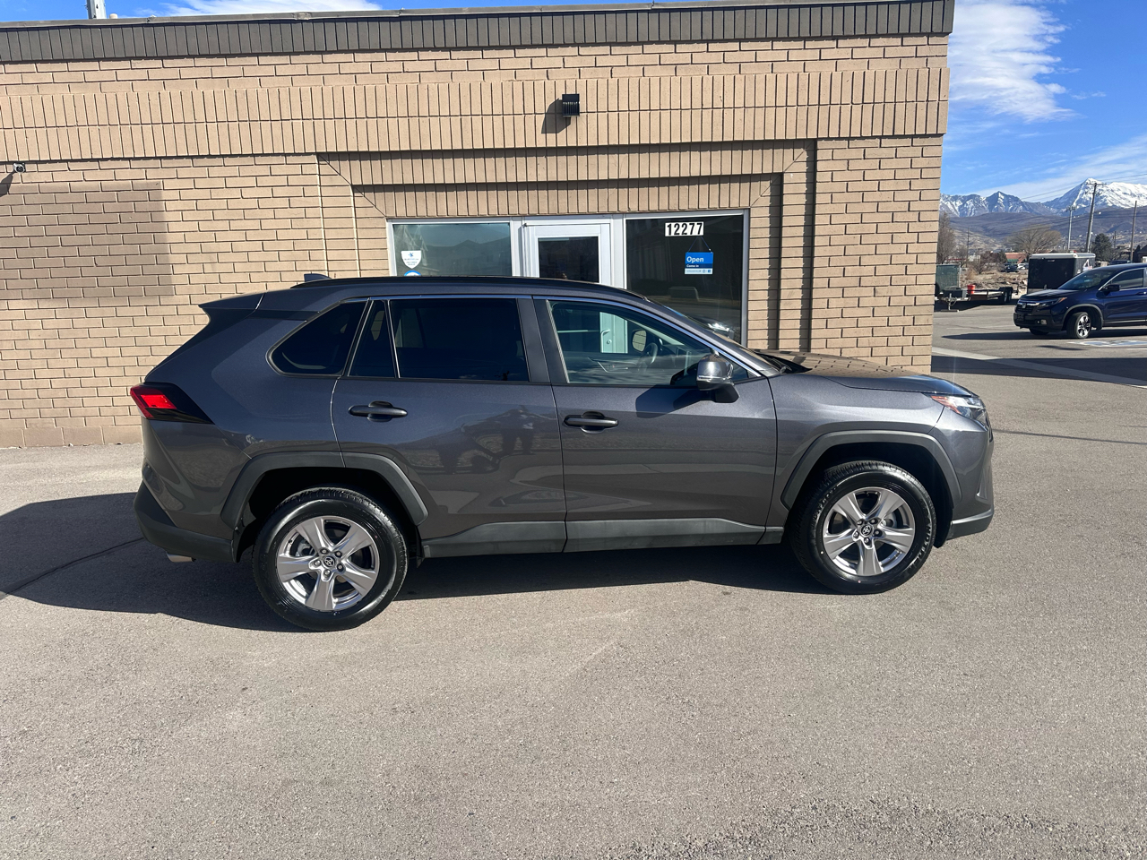 Toyota RAV4 XLE AWD (Natl) 2025