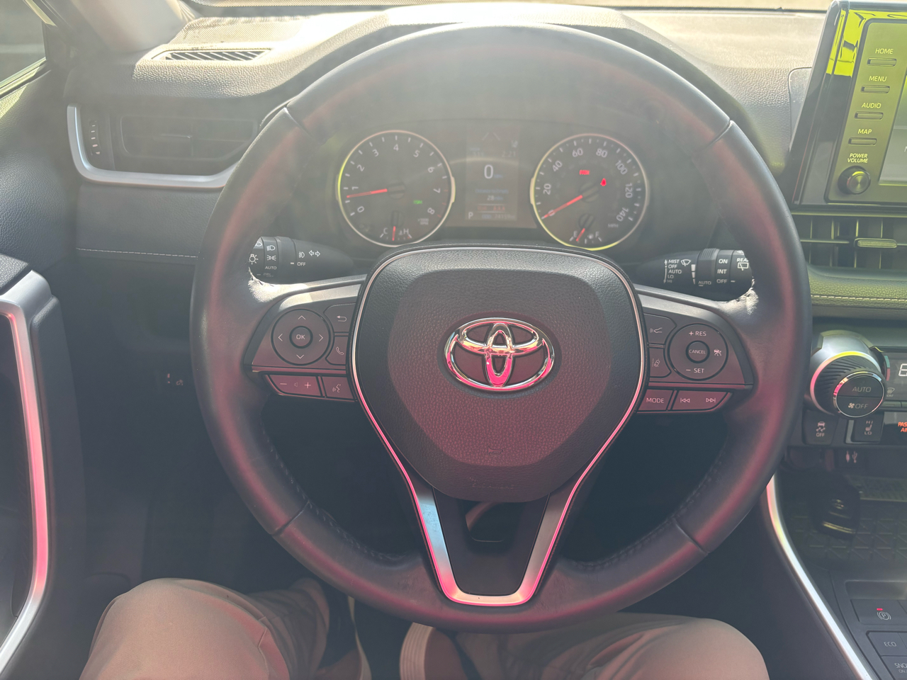 Toyota RAV4 XLE AWD (Natl) 2019