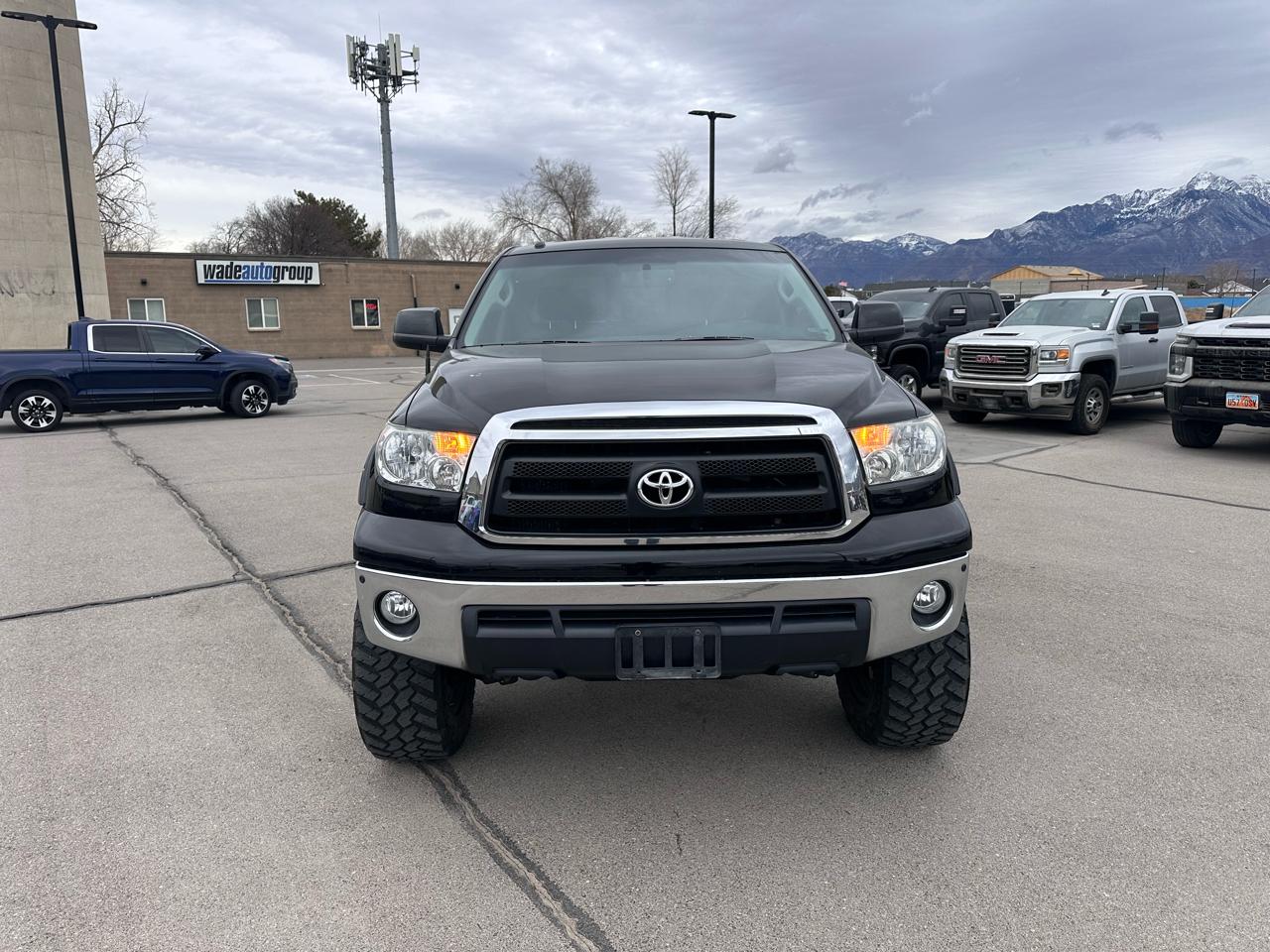 Toyota Tundra 4WD Truck  2010