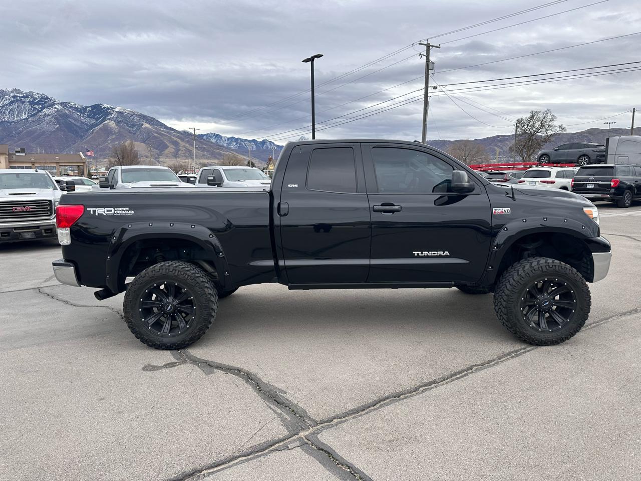 Toyota Tundra 4WD Truck  2010