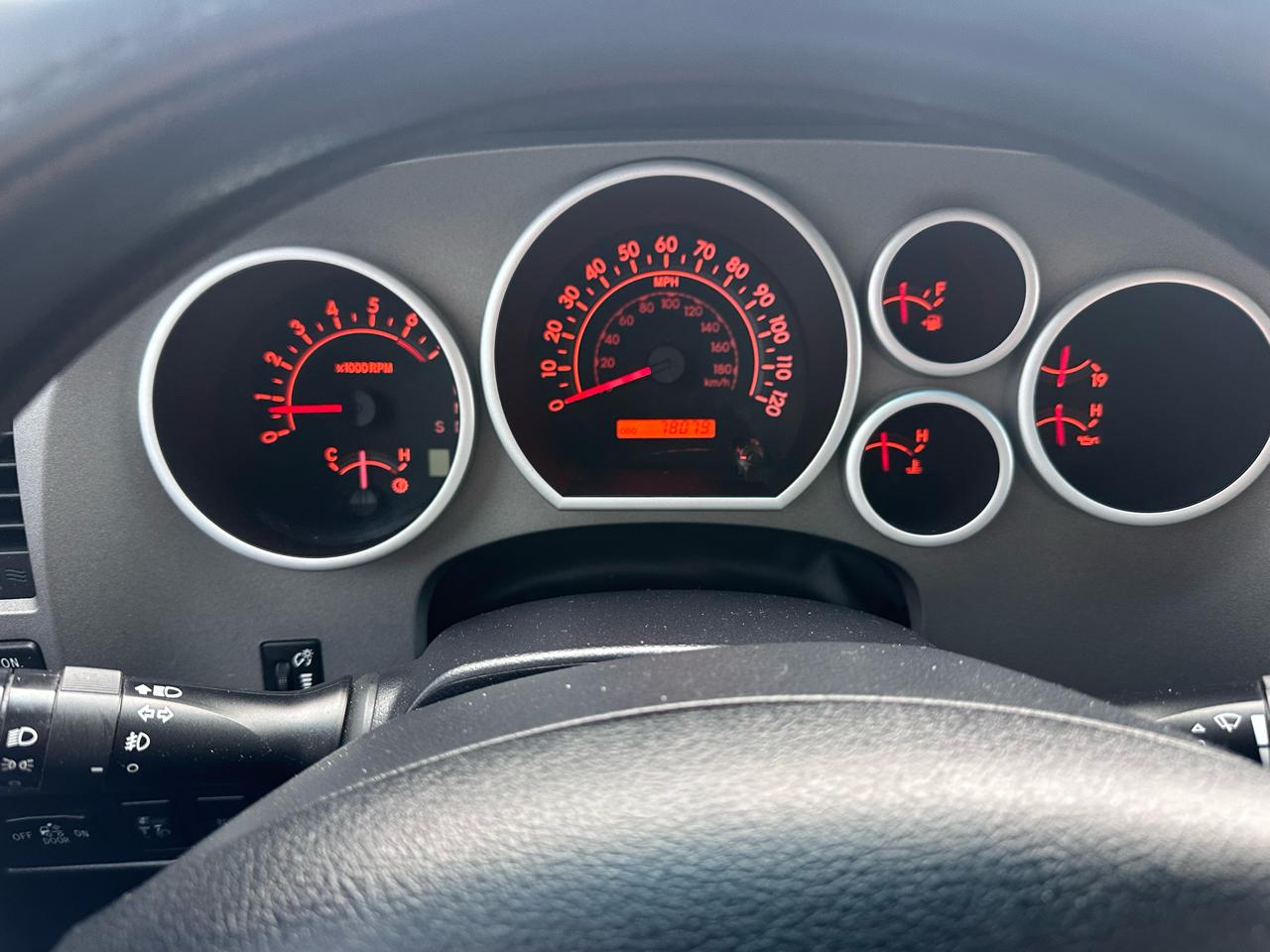 Toyota Tundra 4WD Truck  2010