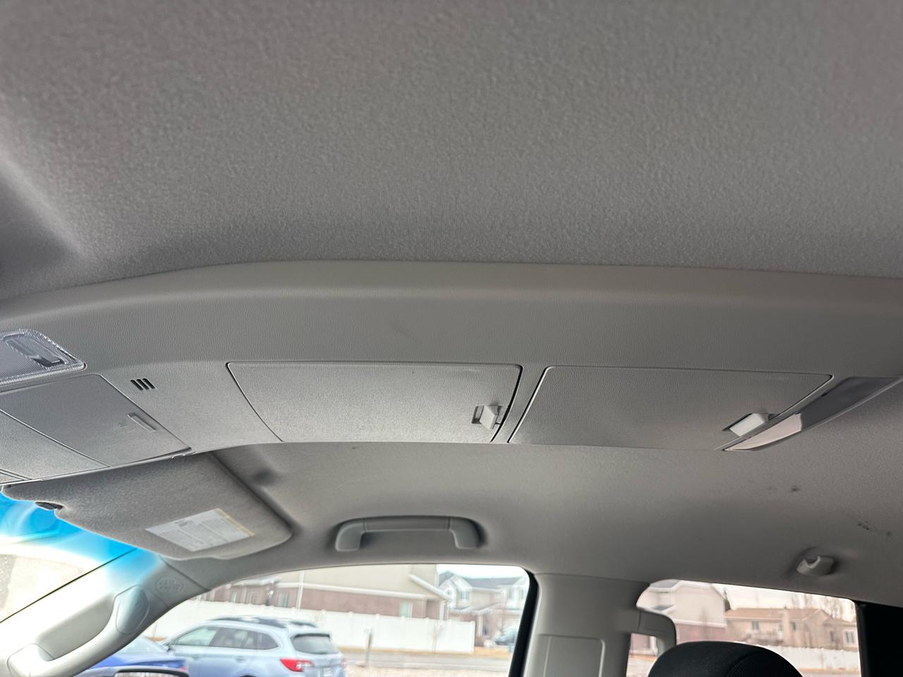 Toyota Tundra 4WD Truck  2010