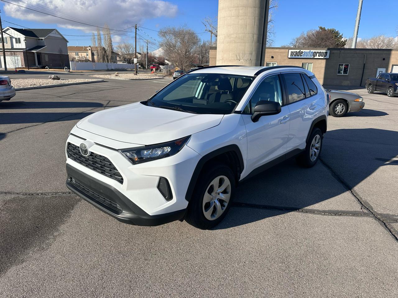 Toyota RAV4 LE FWD (Natl) 2019
