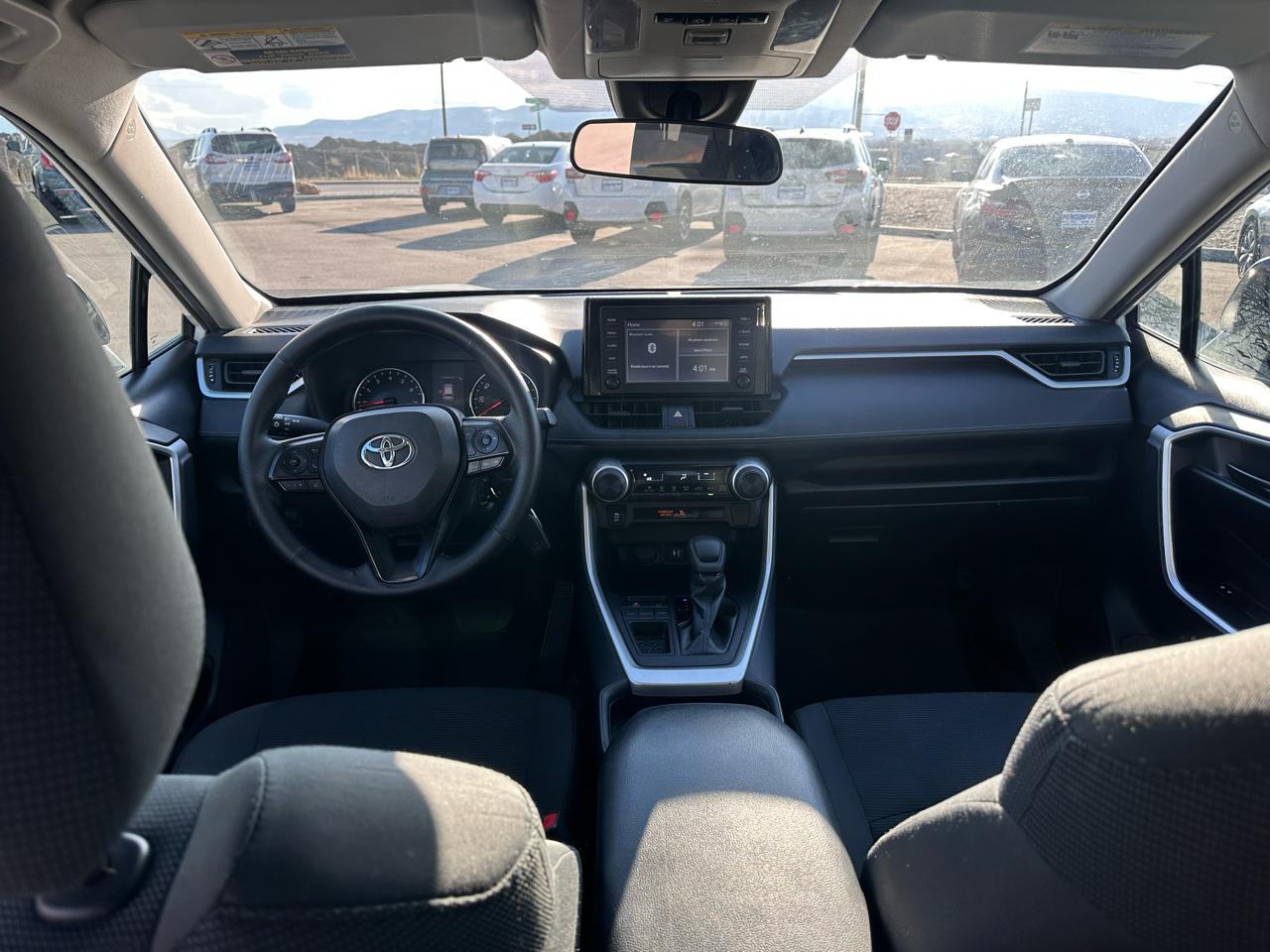 Toyota RAV4 LE FWD (Natl) 2019