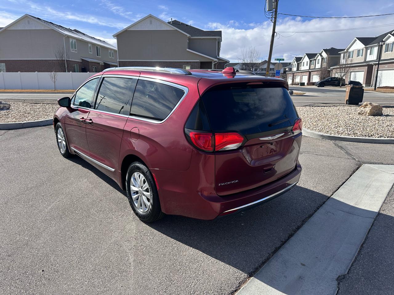 Chrysler Pacifica Touring L FWD 2018