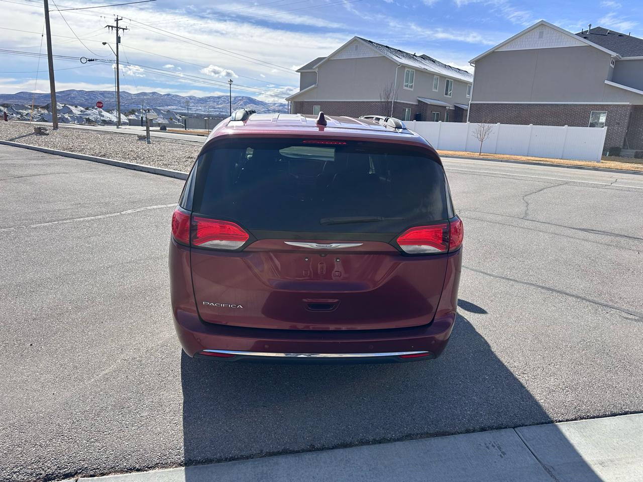 Chrysler Pacifica Touring L FWD 2018