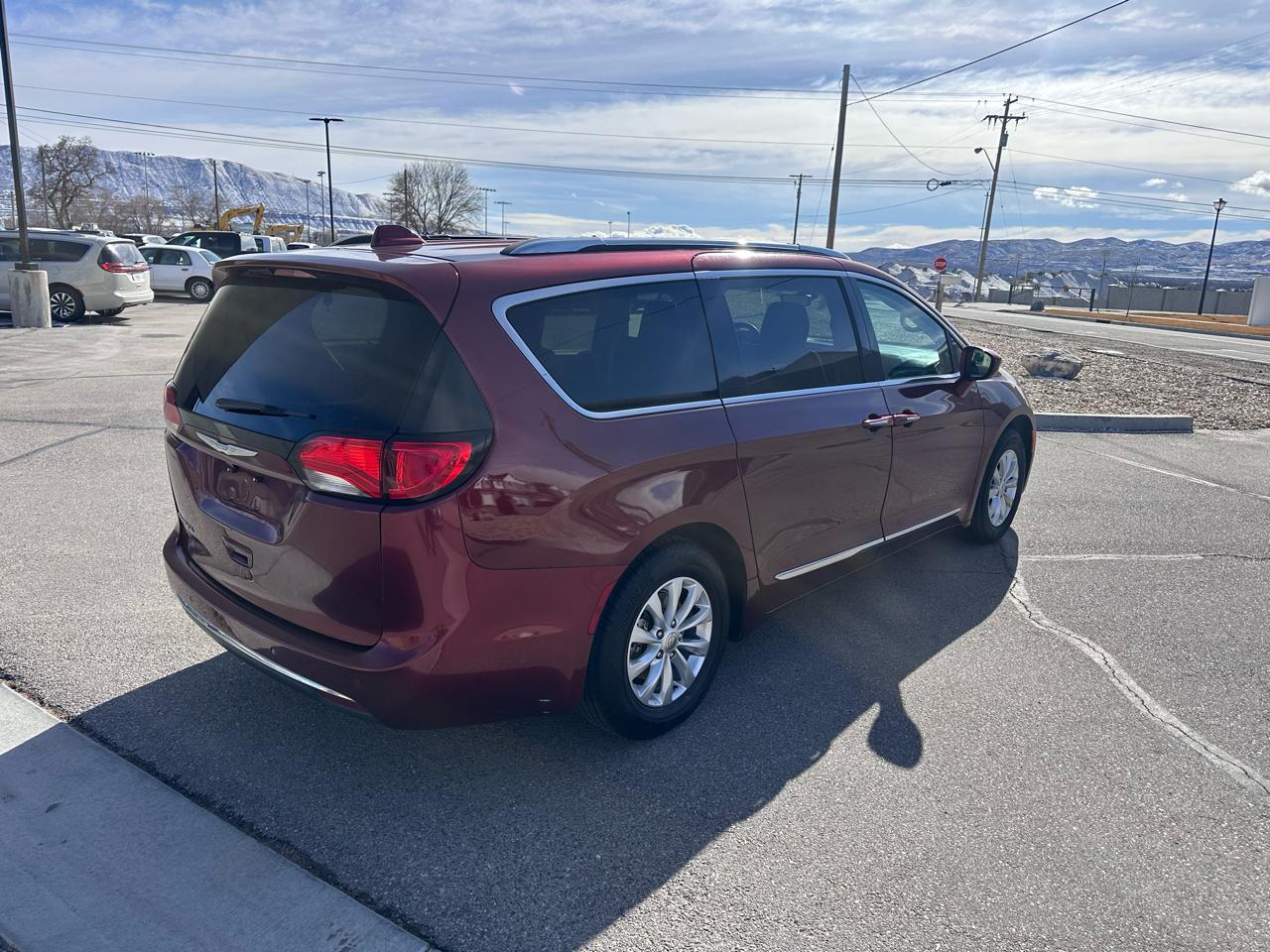 Chrysler Pacifica Touring L FWD 2018