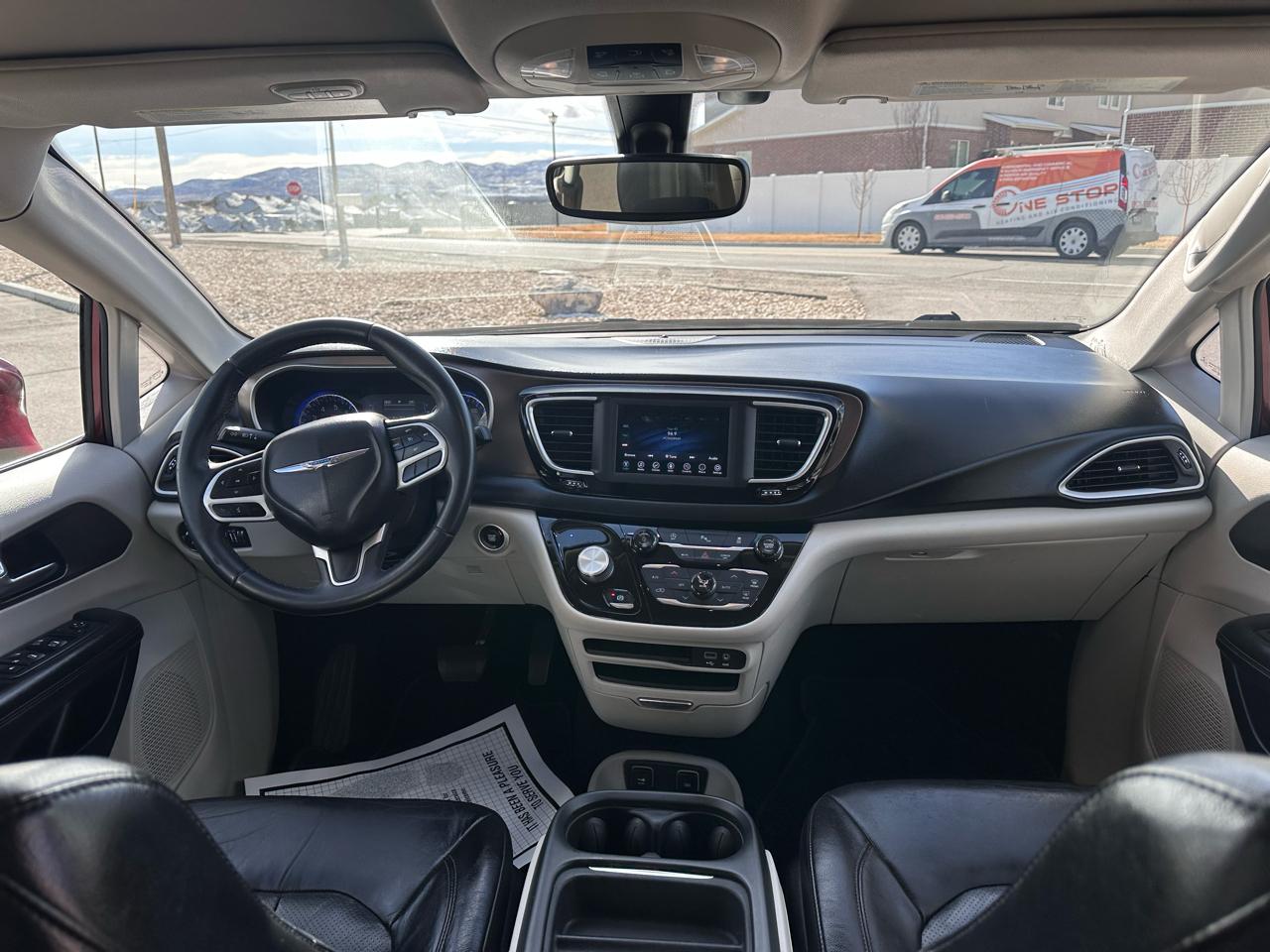 Chrysler Pacifica Touring L FWD 2018