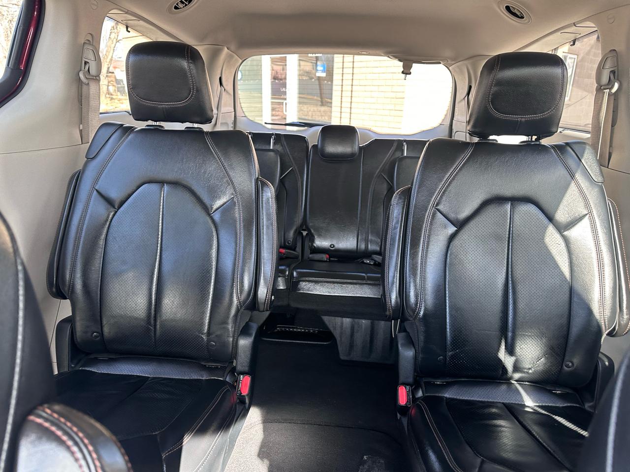 Chrysler Pacifica Touring L FWD 2018