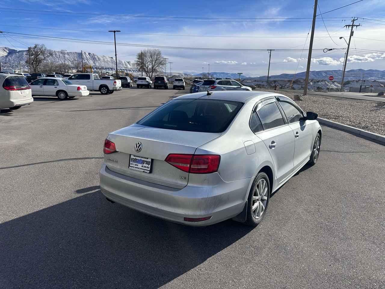 Volkswagen Jetta Sedan 4dr Auto 1.8T SE PZEV 2015