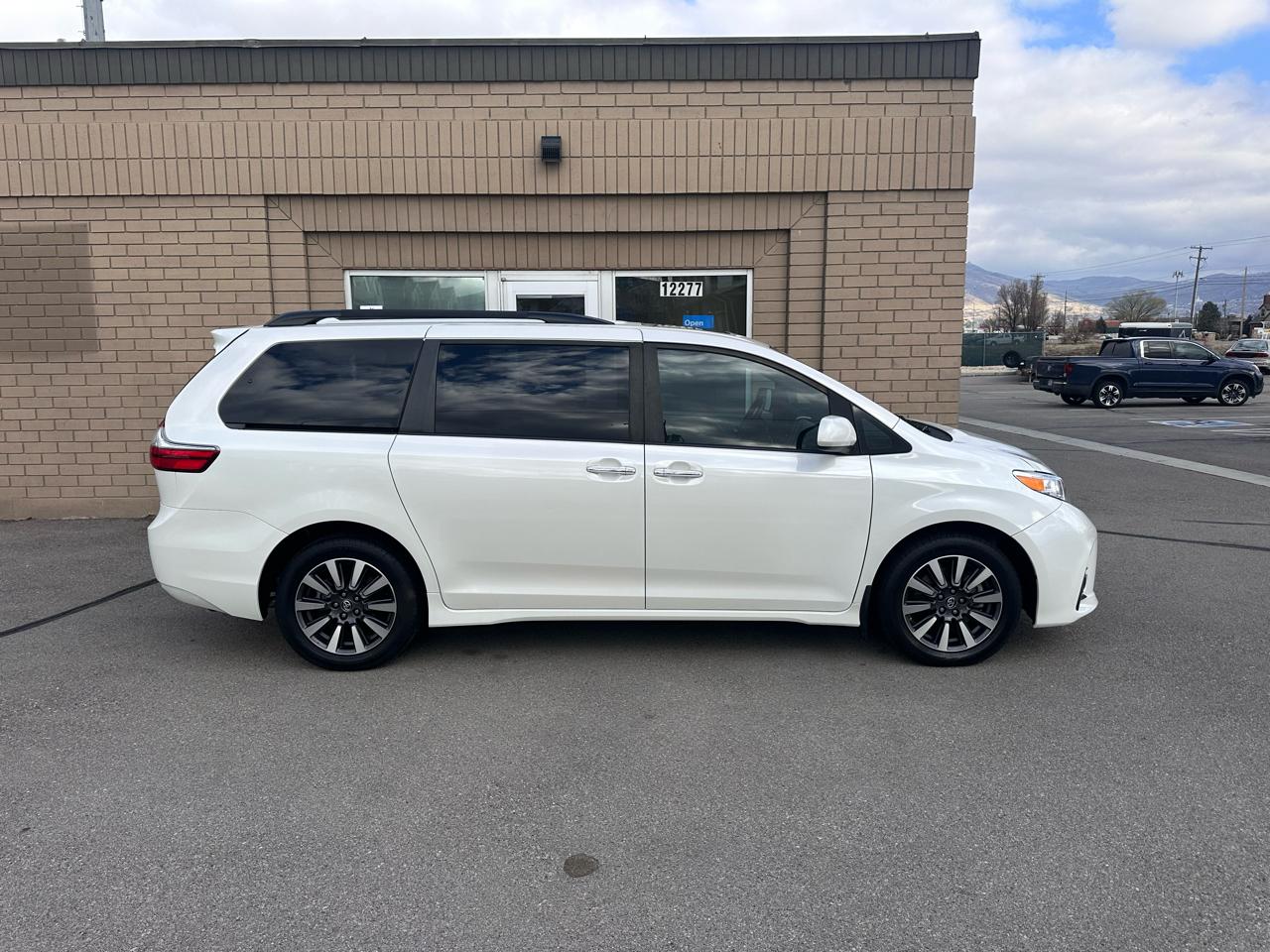 Toyota Sienna  2020