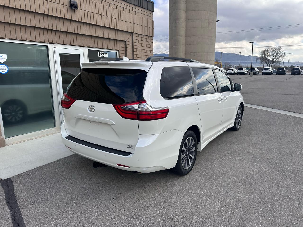 Toyota Sienna  2020