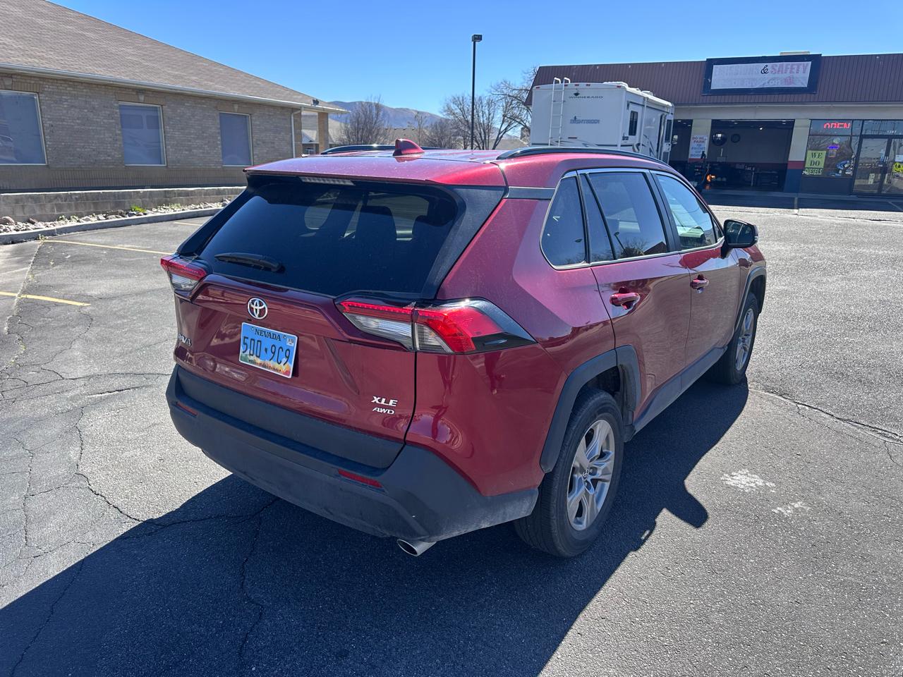 Toyota RAV4 XLE AWD (Natl) 2025