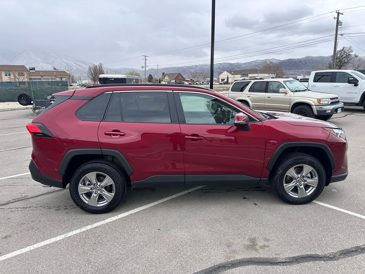 Toyota RAV4 XLE AWD (Natl) 2025