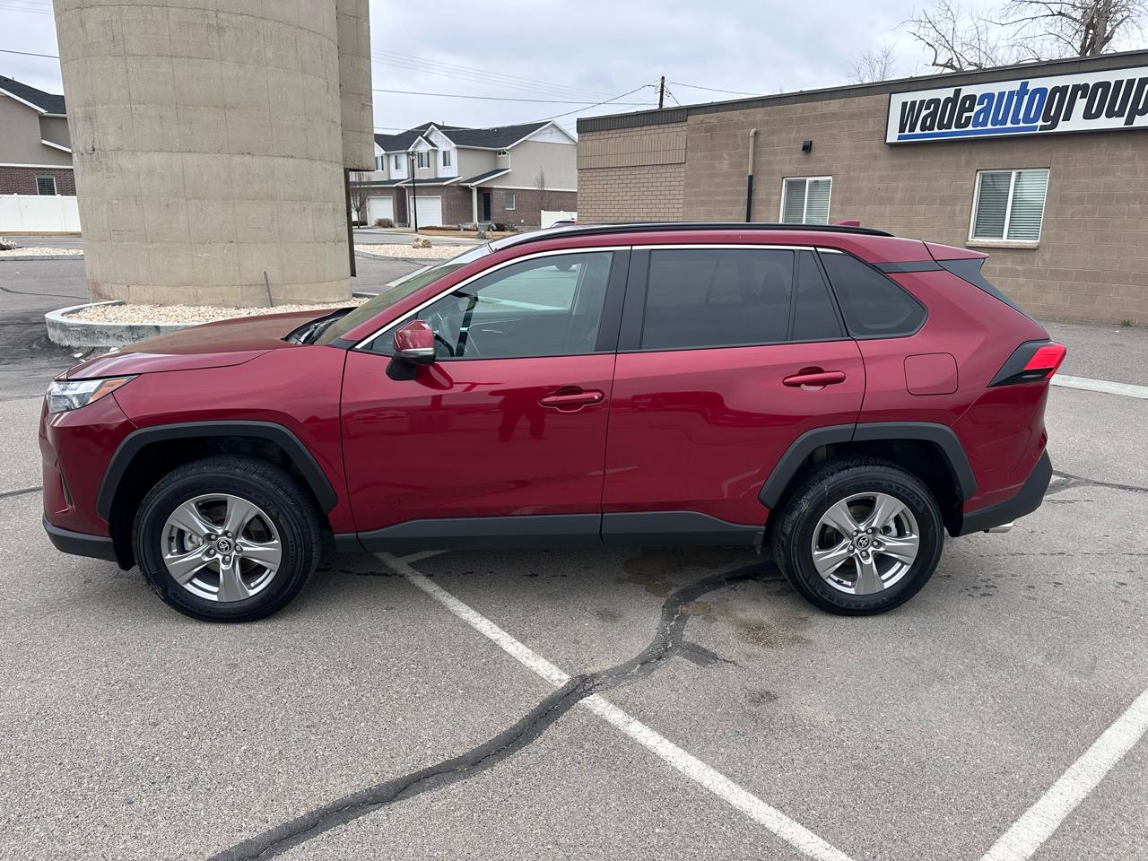 Toyota RAV4 XLE AWD (Natl) 2025