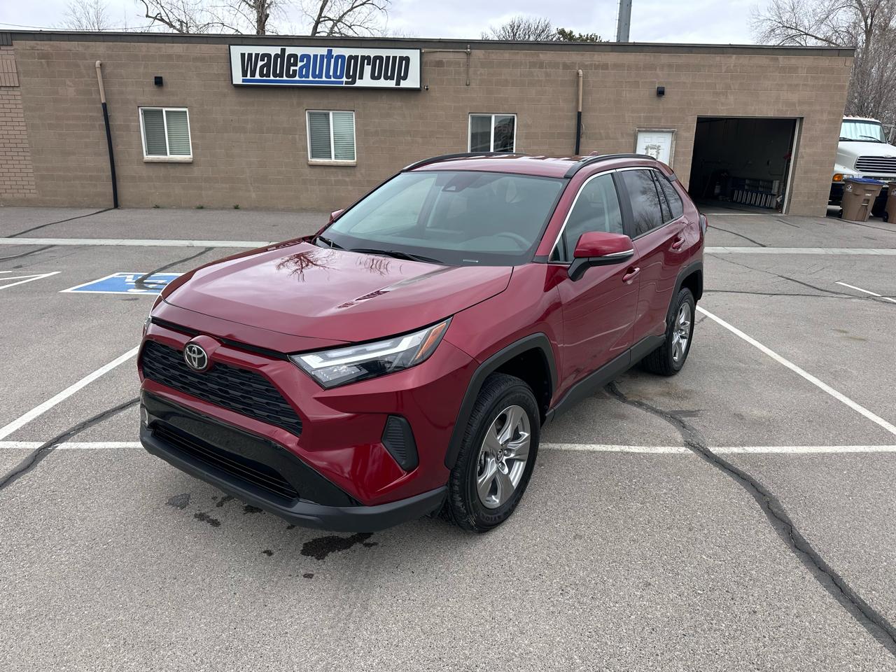 Toyota RAV4 XLE AWD (Natl) 2025