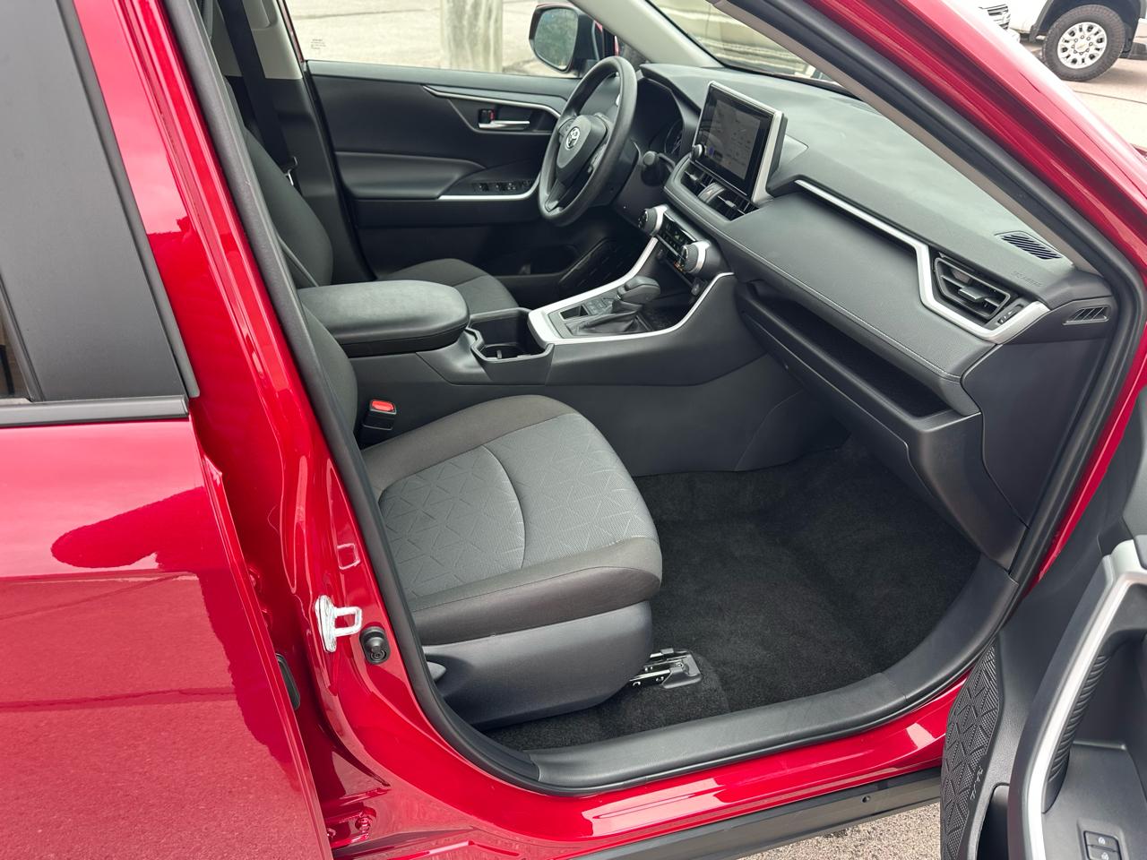 Toyota RAV4 XLE AWD (Natl) 2025