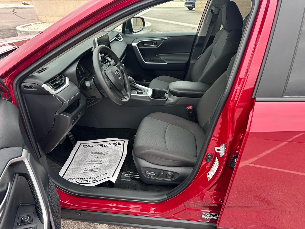 Toyota RAV4 XLE AWD (Natl) 2025