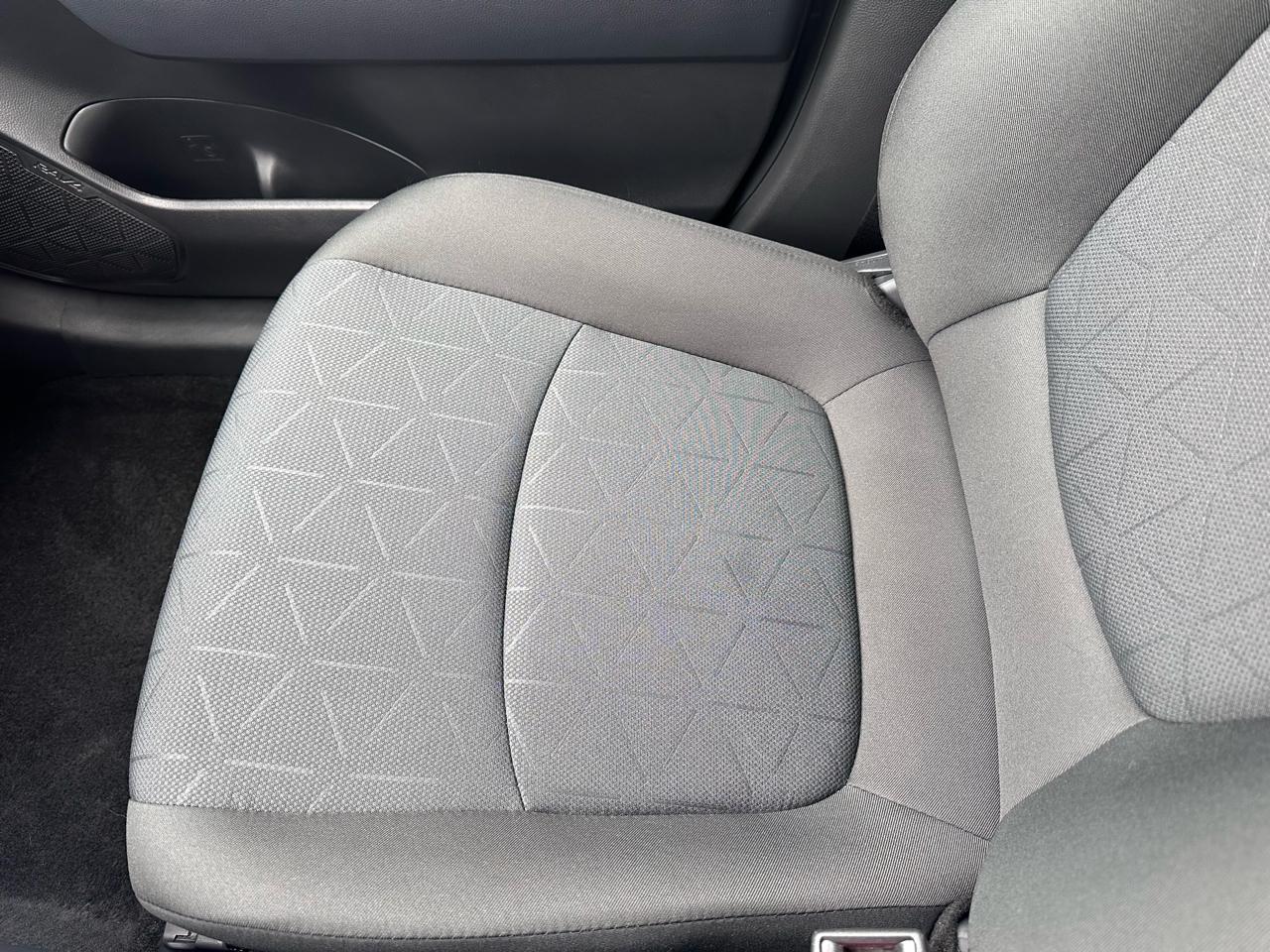 Toyota RAV4 XLE AWD (Natl) 2025