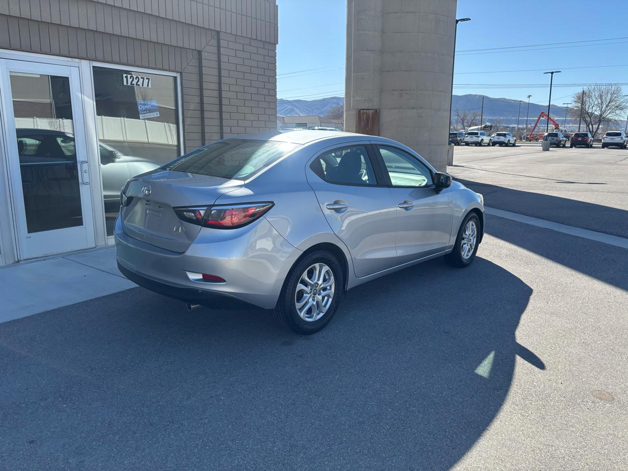 Toyota Yaris iA Manual (Natl) 2018