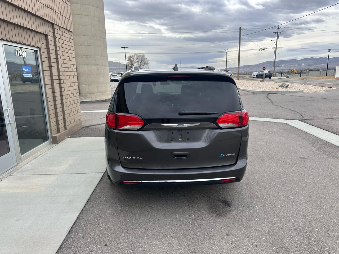 Chrysler Pacifica Hybrid Limited FWD 2018