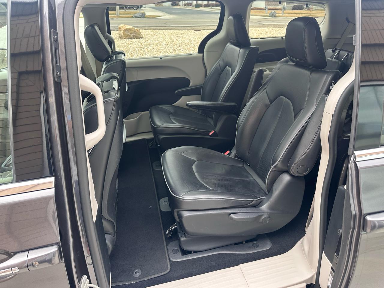 Chrysler Pacifica Hybrid Limited FWD 2018