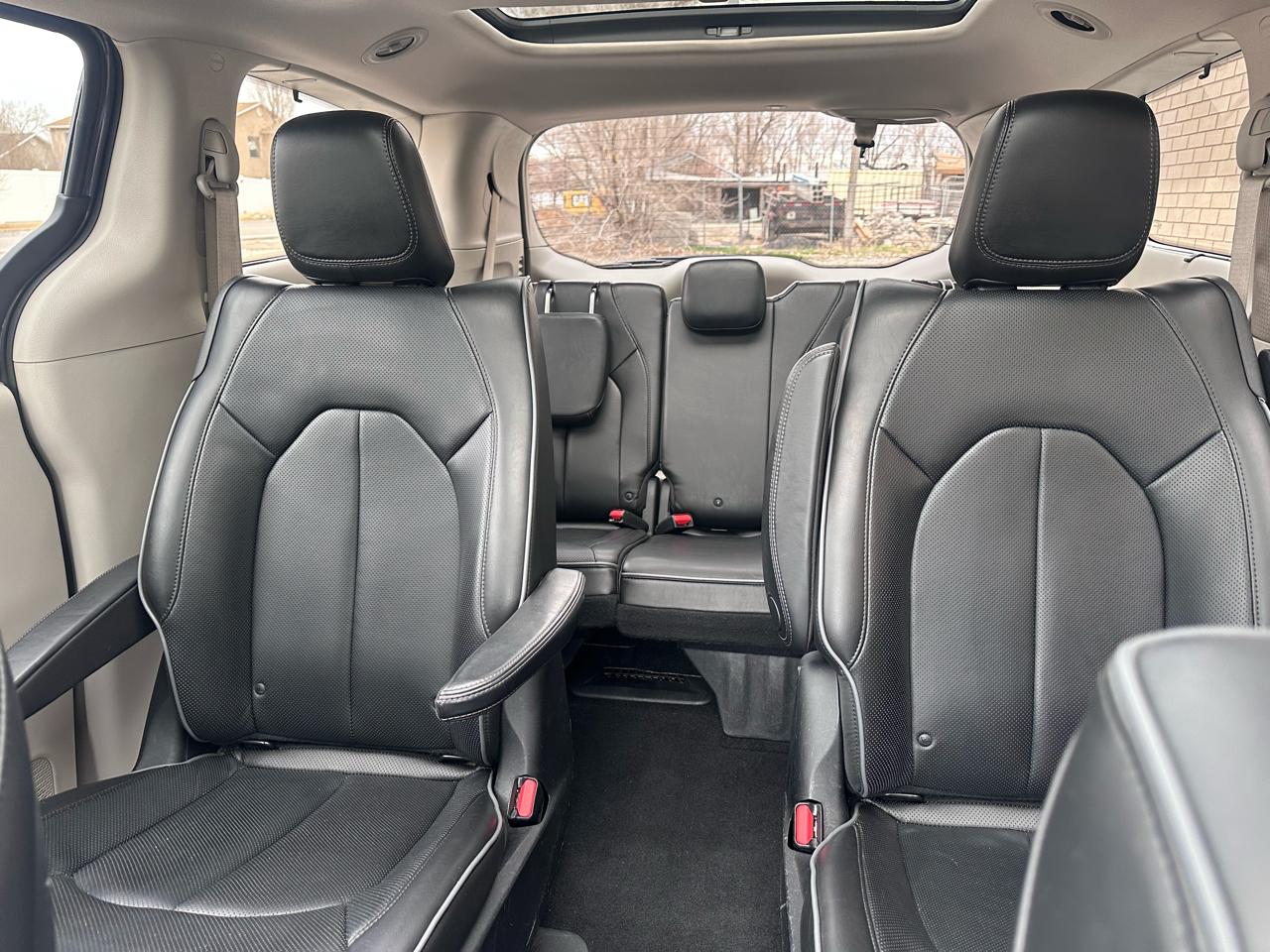 Chrysler Pacifica Hybrid Limited FWD 2018