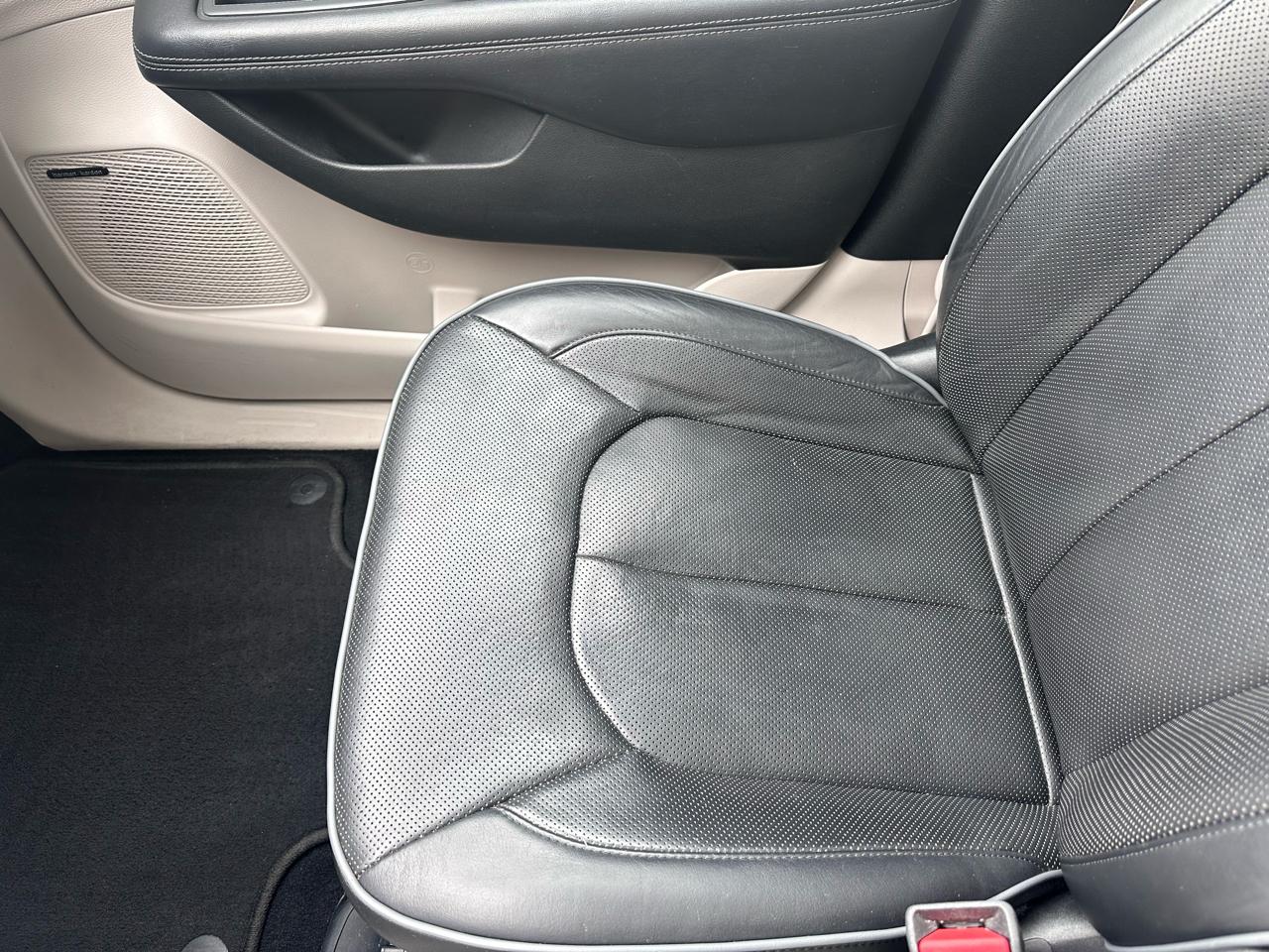 Chrysler Pacifica Hybrid Limited FWD 2018