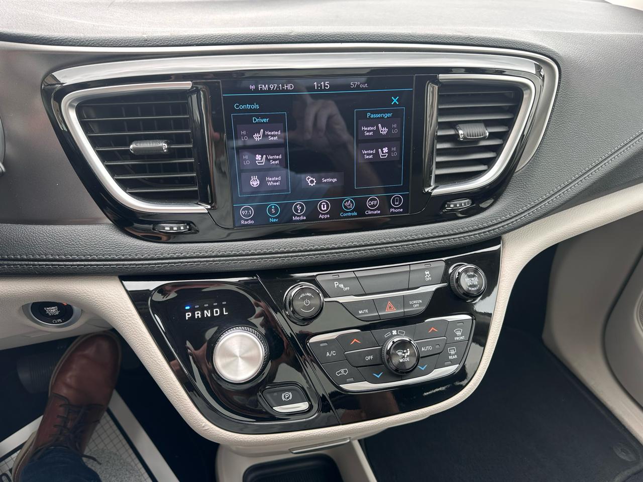 Chrysler Pacifica Hybrid Limited FWD 2018