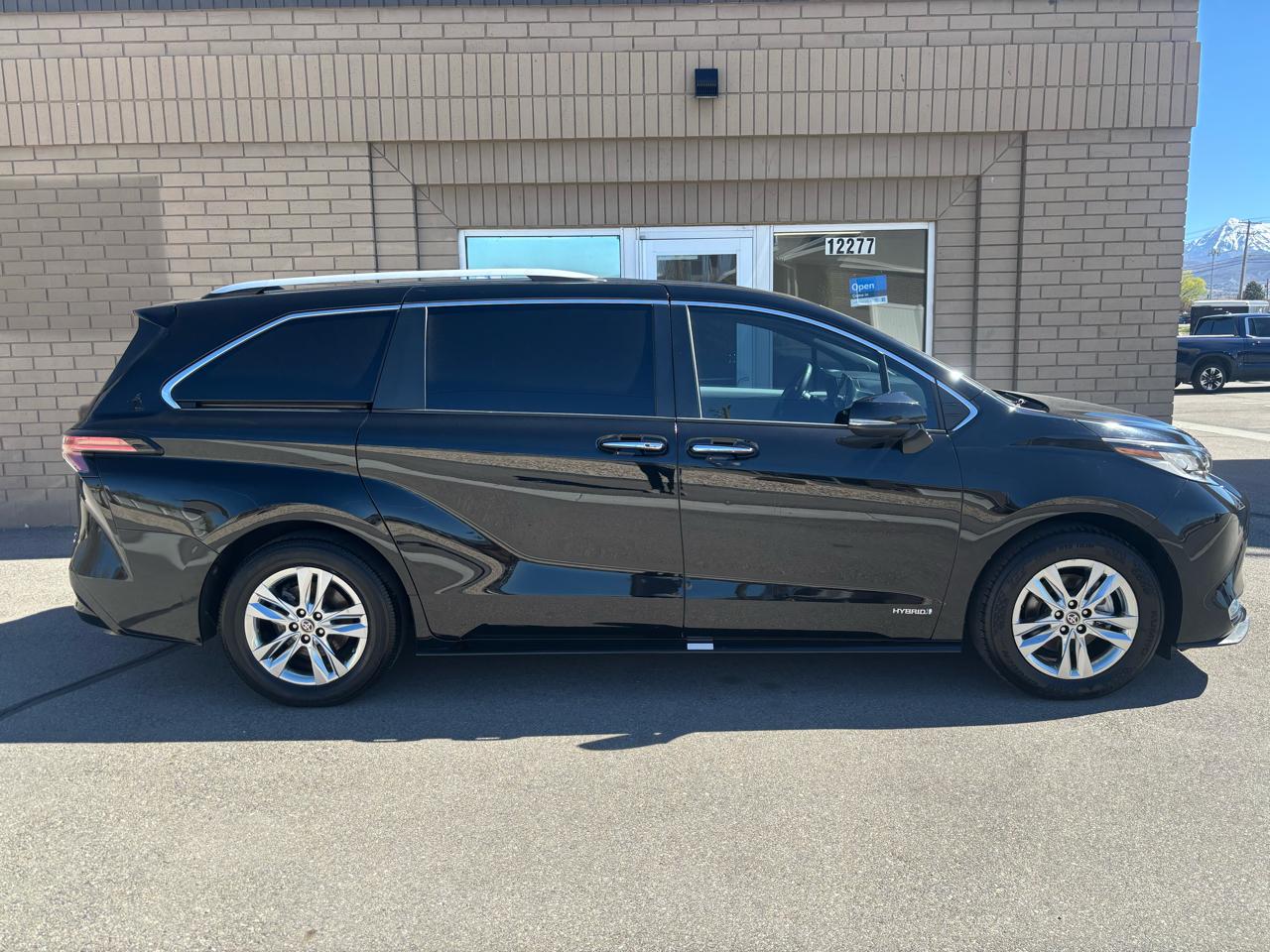 Toyota Sienna Limited AWD 7-Passenger (Natl) 2021