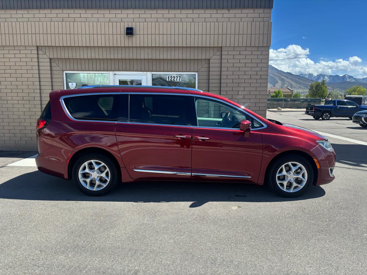 Chrysler Pacifica Touring-L Plus FWD 2017