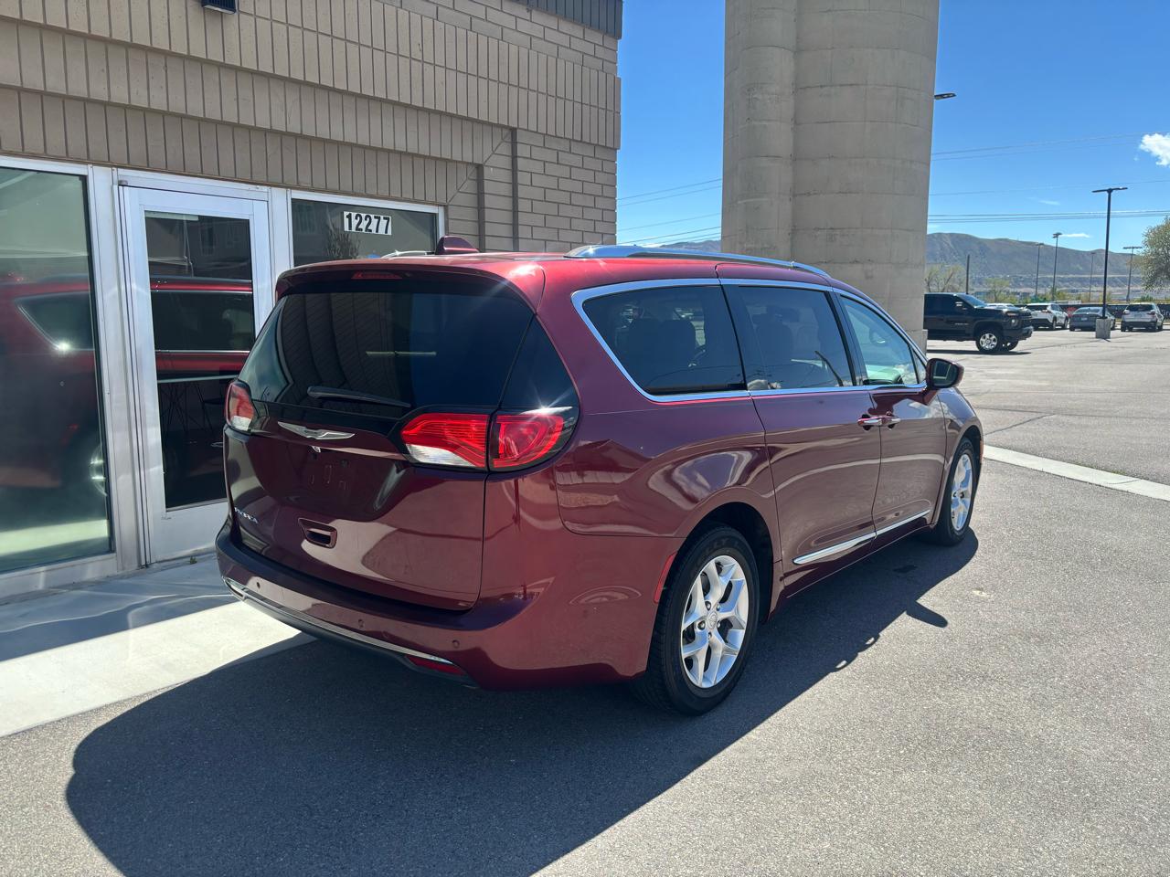 Chrysler Pacifica Touring-L Plus FWD 2017