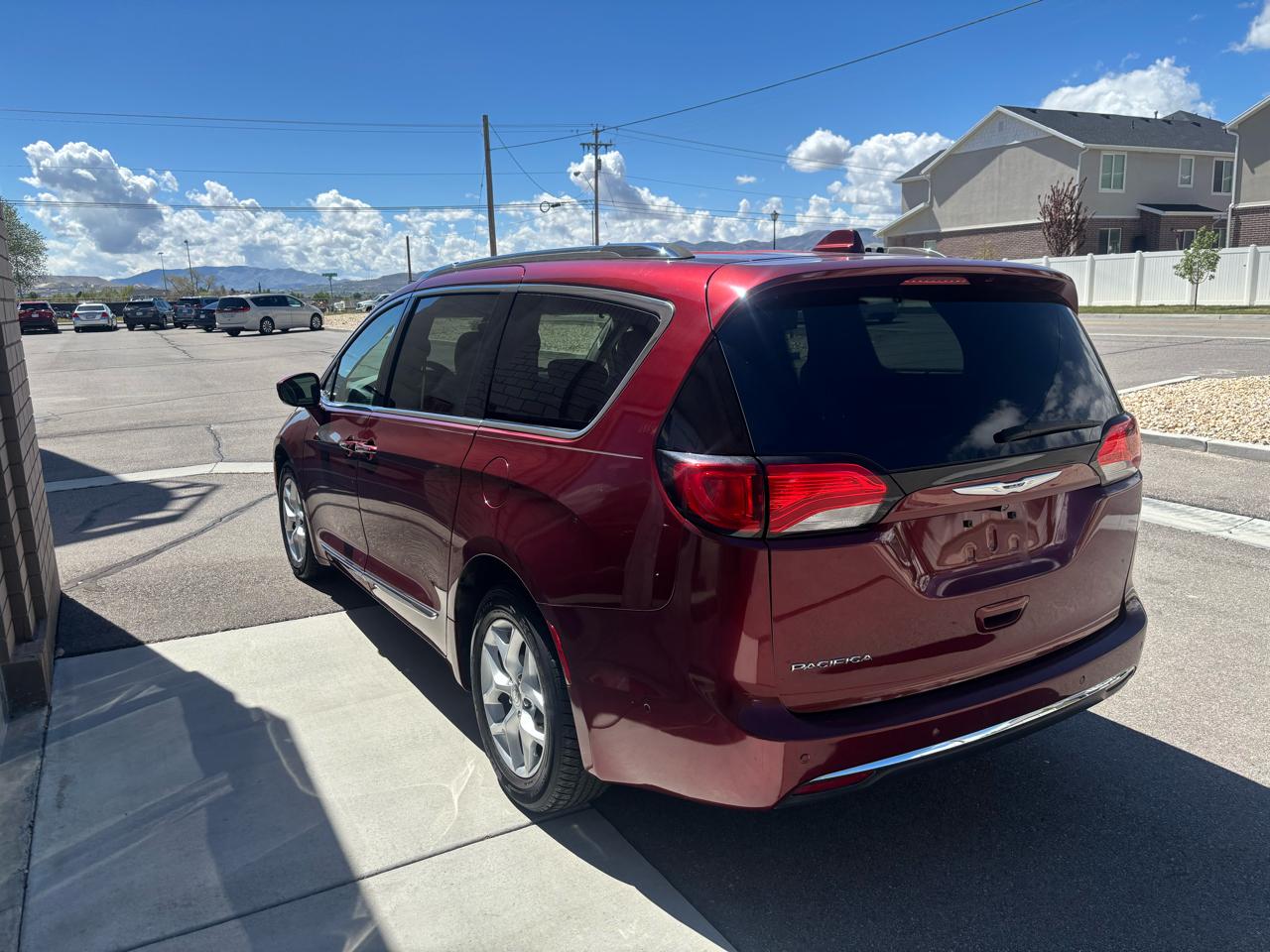 Chrysler Pacifica Touring-L Plus FWD 2017