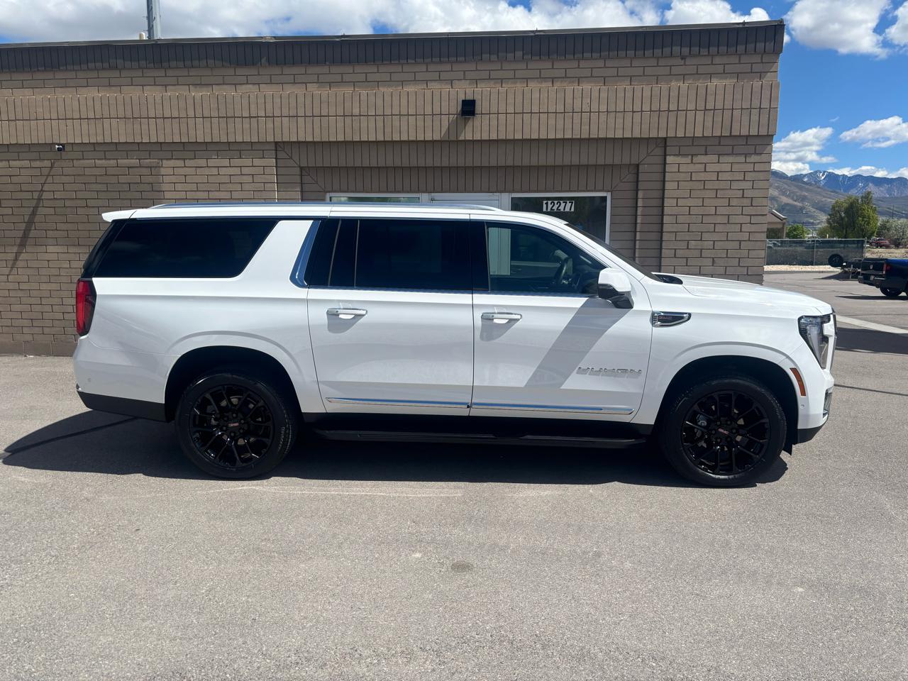 GMC Yukon XL 4WD 4dr Elevation 2025