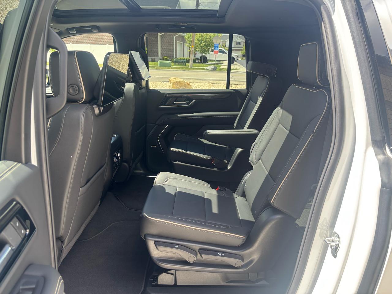 GMC Yukon XL 4WD 4dr Elevation 2025