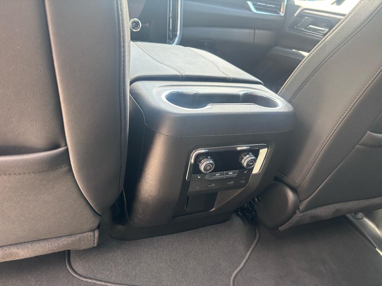 GMC Yukon XL 4WD 4dr Elevation 2025