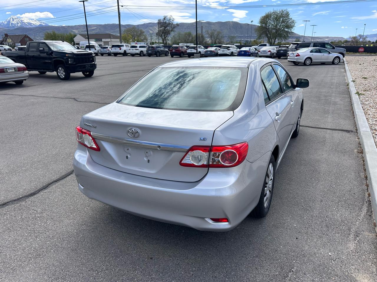 Toyota Corolla 4dr Sdn Auto LE (Natl) 2012