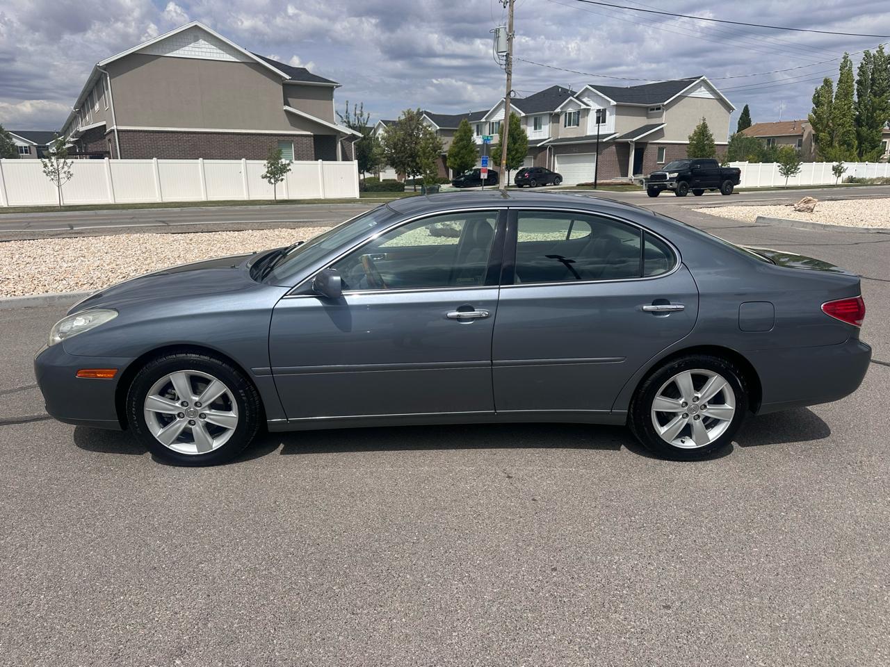 Lexus ES 330 4dr Sdn 2005